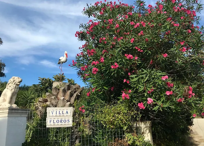 Floros Apartments
