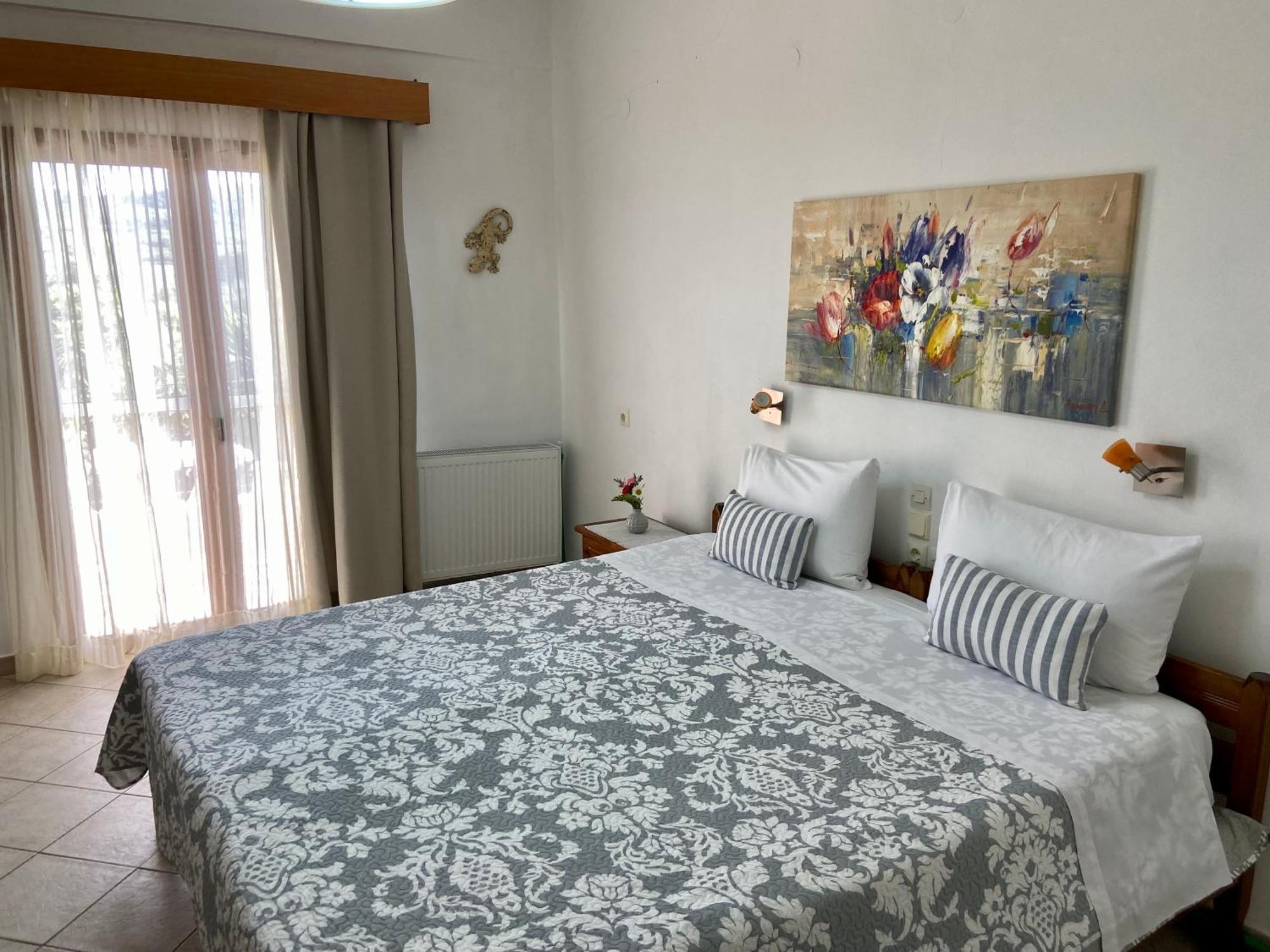 Floros Agios Stefanos Avliotes (Corfu)