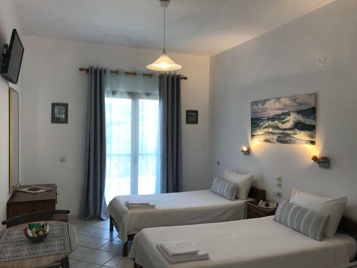 Floros * Agios Stefanos Avliotes (Corfu)